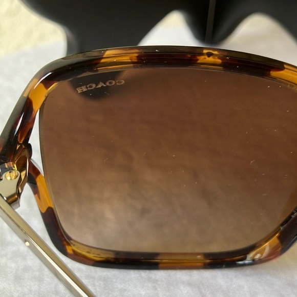 Coach: Dark Tortoise(C6190) Sunglasses- Gradient lens- with case-small scratches - Picture 10 of 16
